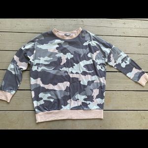 Women’s camouflage long sleeve blouse